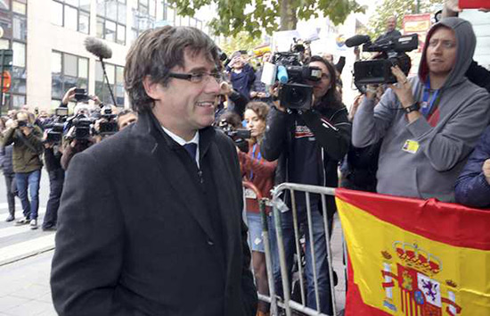 Crise en Catalogne: Puigdemont mis en liberté, mais sous conditions.