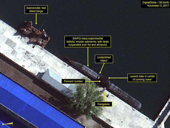Pyongyang créerait son premier sous-marin doté de missiles balistiques.