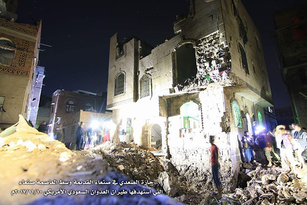 Yémen: raids aériens de la coalition dirigée par Riyad contre un quartier résidentiel à Sanaa.