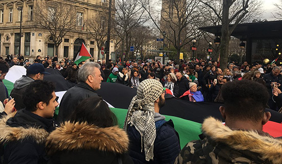 «Al-Qods est à nous!»: mobilisation contre la décision de Trump à Paris.