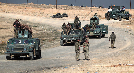 Assaut de l’armée irakienne contre l'aéroport de Mossoul.