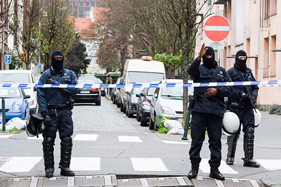 Belgique: cinq personnes interpellées et des armes saisies dans le cadre d'un dossier de terrorisme