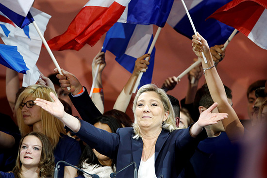 France/Présidentielle 2017: Le Pen en congé de la présidence du FN pour mener campagne.