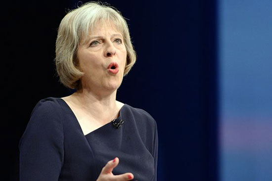 Theresa May prête à effectuer une frappe nucléaire «initiale préventive»