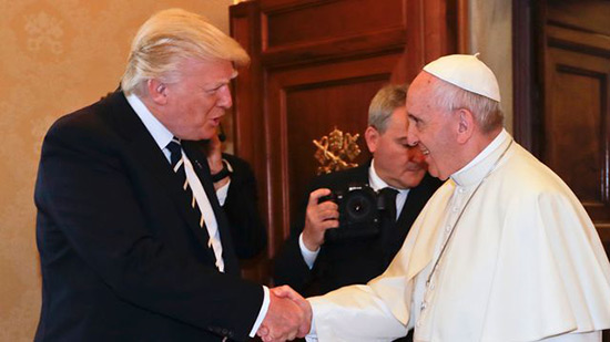 Donald Trump rencontre le pape François au Vatican.