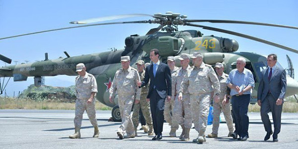 Syrie: visite du président Assad à la base de Hmeimim.