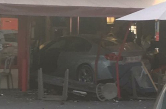 France: voiture-bélier contre une pizzeria en Seine et-Marne, au moins un mort.