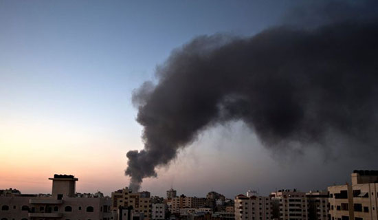 L’aviation israélienne frappe la bande de Gaza, des blessés