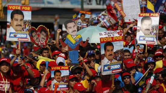 Venezuela: manifestation pro-Maduro à Caracas.