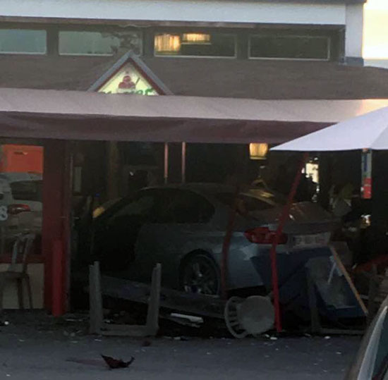 Seine-et-Marne: une voiture fonce intentionnellement dans une pizzeria, au moins un mort