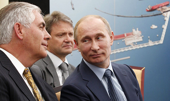Tensions Russie-USA: Tillerson doit «revenir dans le droit chemin», ironise Poutine.