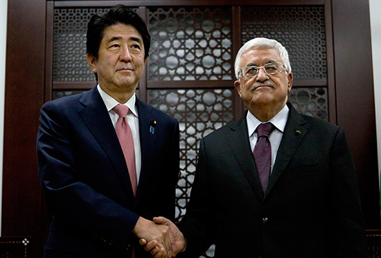 Abe contre le transfert d'ambassade du Japon à al-Qods