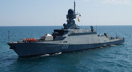 Après le groupe naval US, des navires lance-missiles russes entrent en Méditerranée