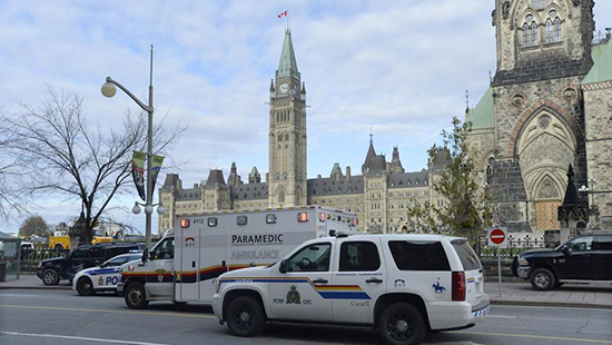 Canada: Arrestation d'un homme qui a tenté de poignarder un garde au Parlement