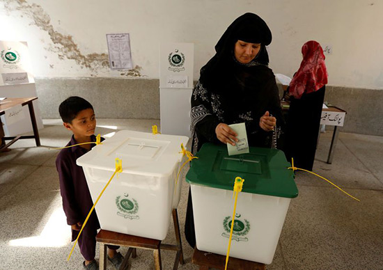 Elections législatives au Pakistan, l'opposition donnée favorite