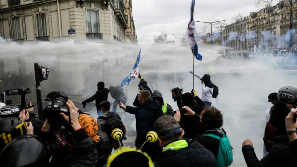 «Gilets jaunes»/Acte 18: heurts et magasins pillés sur les Champs-Elysées