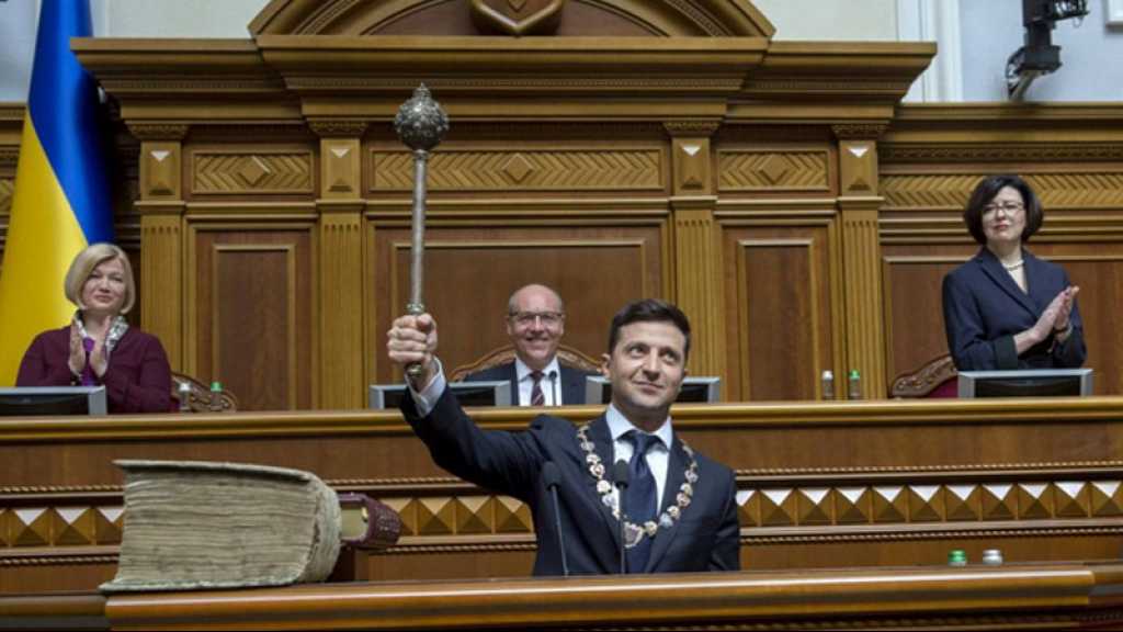 Ukraine: investi président, Zelensky convoque des législatives anticipées