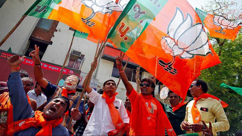 Législatives en Inde: le parti de Modi mène largement la course
