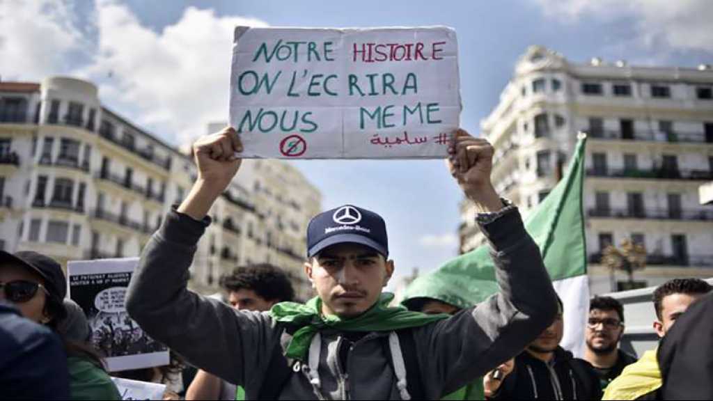 Algérie: les revendications de la contestation satisfaites, juge l’armée