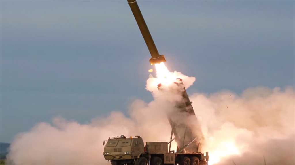 La Corée du Nord relaye les images de son nouveau «lance-missiles multiple de grande dimension»