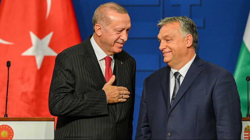 A Budapest, Erdogan menace de laisser partir les migrants vers l’Europe