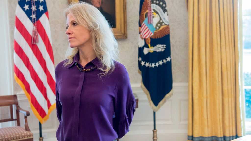 La proche conseillère de Trump, Kellyanne Conway, démissionne