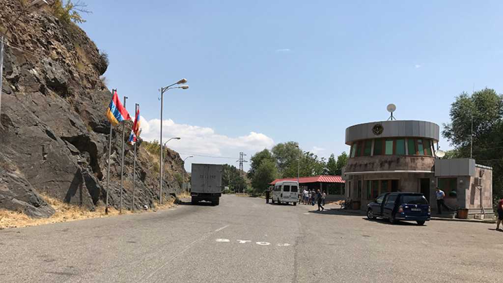 Les premières forces de la paix russes déployées dans la zone du conflit du Nagorny Karabakh