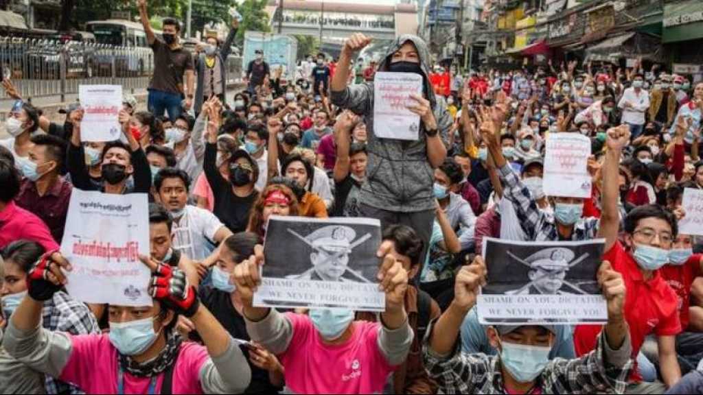 Birmanie: des dizaines de milliers de personnes dans les rues au 5e jour de manifestations