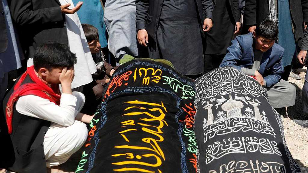 Les Afghans enterrent les victimes de l’attentat contre une école de filles
