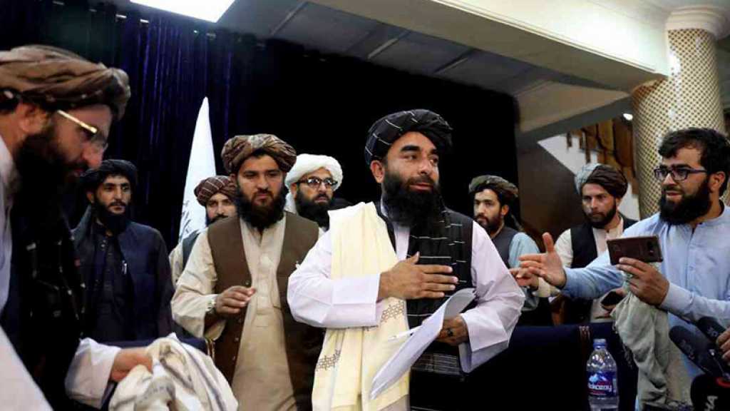 Afghanistan: un des chefs talibans de retour, la vie reprend dans la crainte à Kaboul