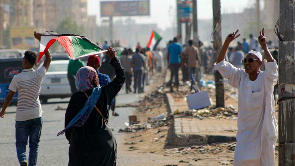 Le Soudan, coupé du monde, vit sa journée la plus meurtrière depuis le putsch