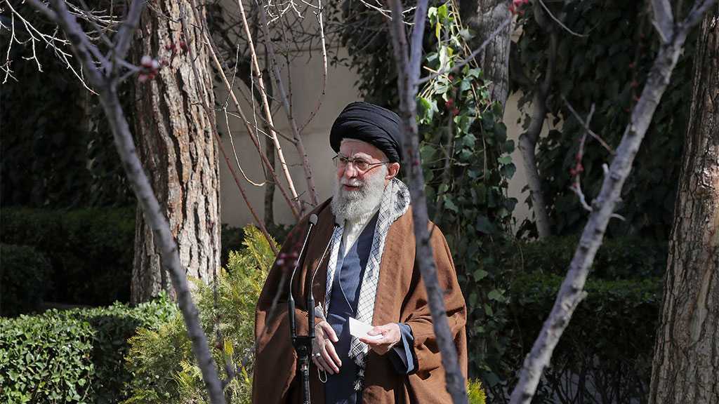 Journée Nationale de la plantation d’arbres: L’imam Khamenei a planté deux arbres 