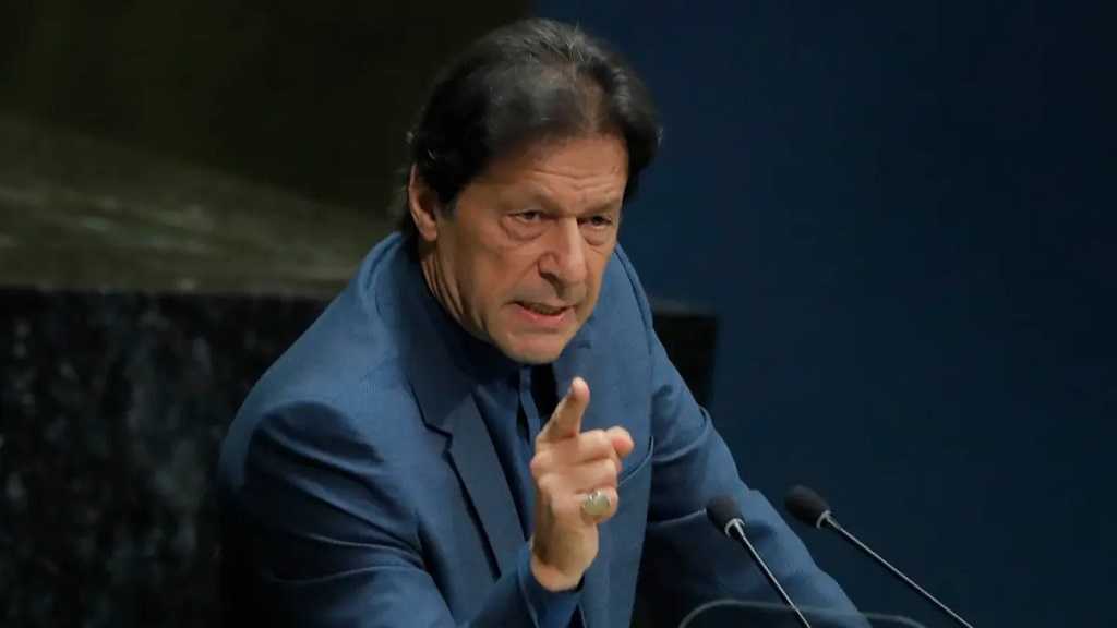 Pakistan: le premier ministre échappe à la chute et obtient des élections anticipées