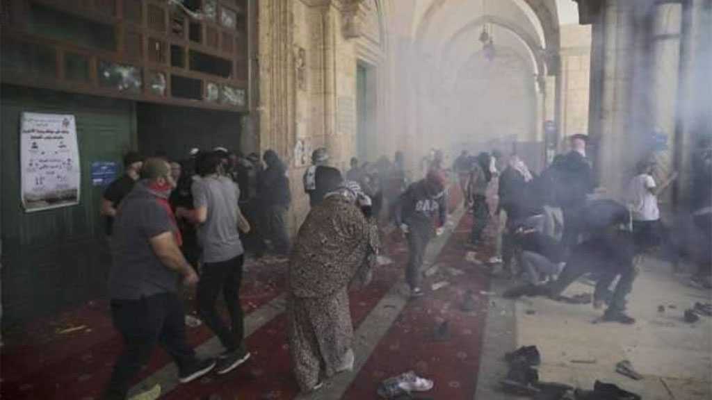 Les forces d’occupation prennent d’assaut la mosquée d’ AlAqsa: 151 blessés et 450 détenus