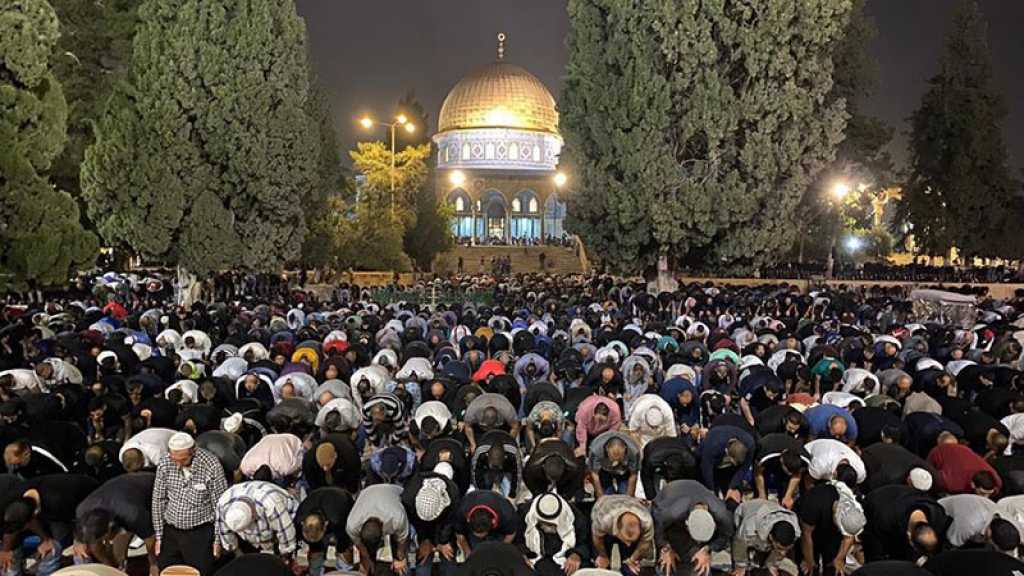 Plus de 100.000 Palestiniens ont prié la nuit bénie du 27 Ramadan à la mosquée Al-Aqsa