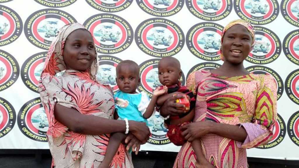 Nigeria: l’armée retrouve deux «filles de Chibok» huit ans après