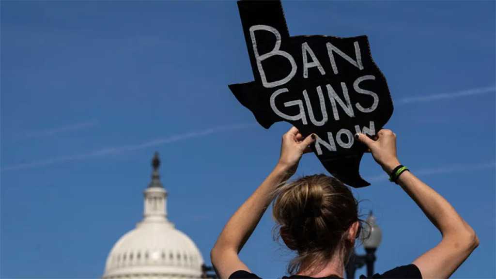 Des sénateurs américains dévoilent une loi restreignant l’accès aux armes à feu