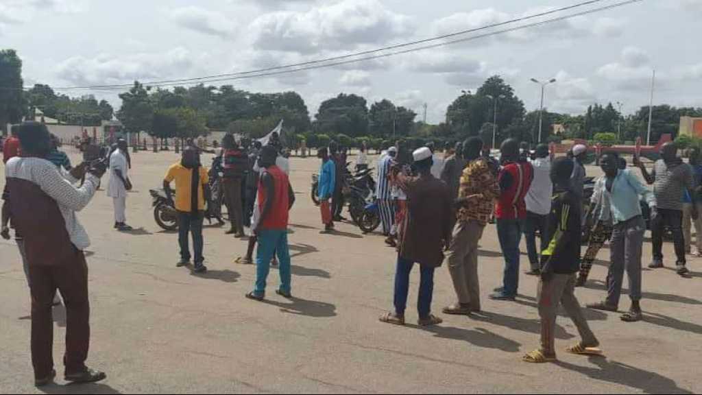 Burkina Faso: une marche pour dénoncer la politique française et les relations «de colonisateurs à colonisés»
