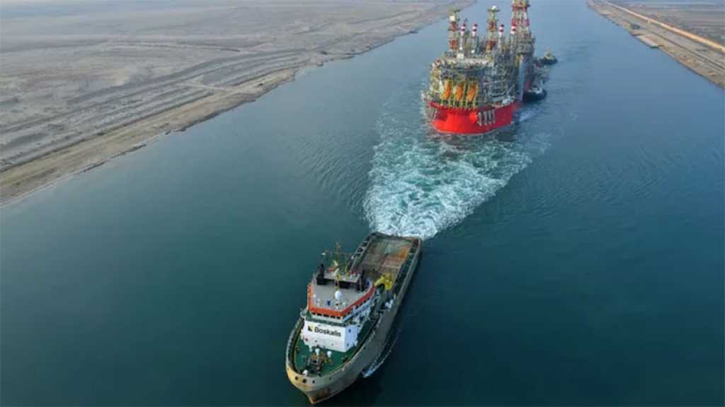 Égypte: un pétrolier géant bloque temporairement le canal de Suez