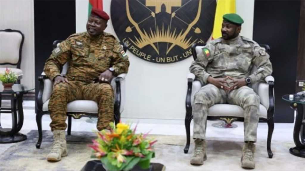 Les juntes du Mali et du Burkina veulent «renforcer leur partenariat militaire»