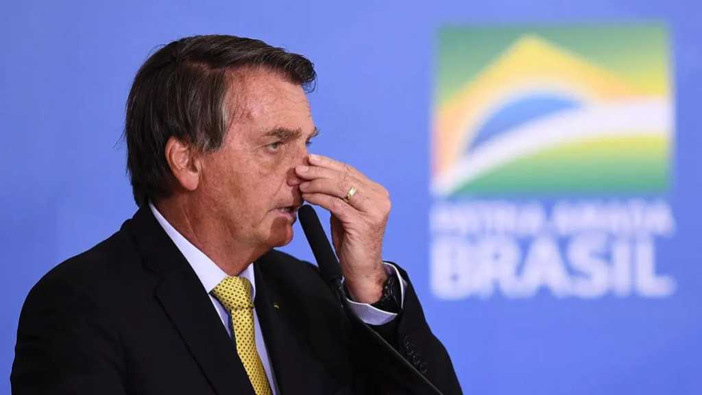 Bolsonaro croit à sa victoire au Brésil malgré les sondages