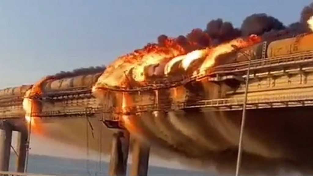 Russie: l’explosion d’un véhicule piégé paralyse le pont de Crimée, Moscou lance une enquête criminelle