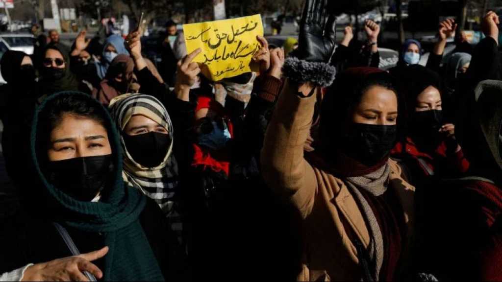 Une vingtaine d’Afghanes manifestent contre la fermeture des universités aux femmes