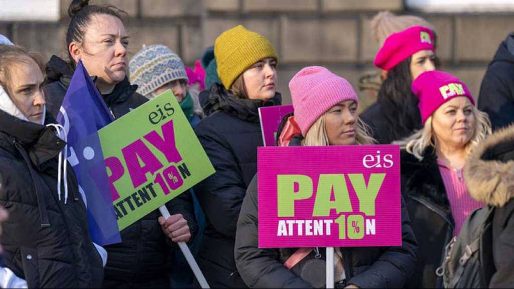 Royaume-Uni: les enseignants en grève pour de meilleurs salaires