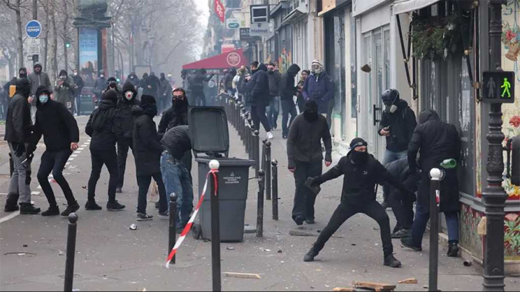 Manifestation contre la réforme des retraites: heurts sporadiques et incendies en fin de manifestation à Paris