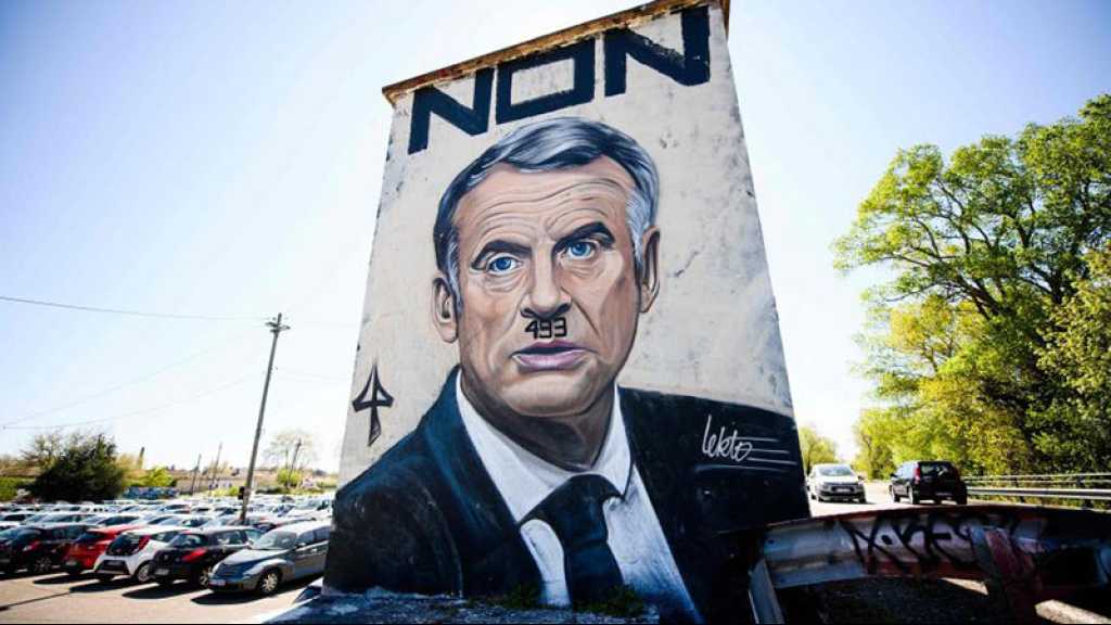 Macron caricaturé en Hitler: la fresque va être effacée à Avignon