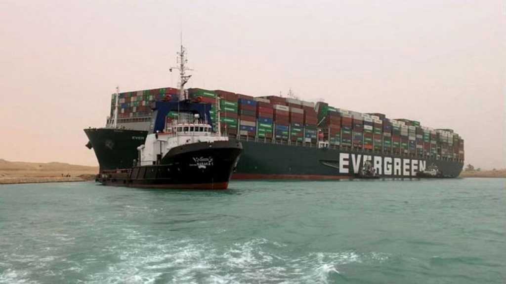 Egypte: un navire échoué bloque le canal de Suez