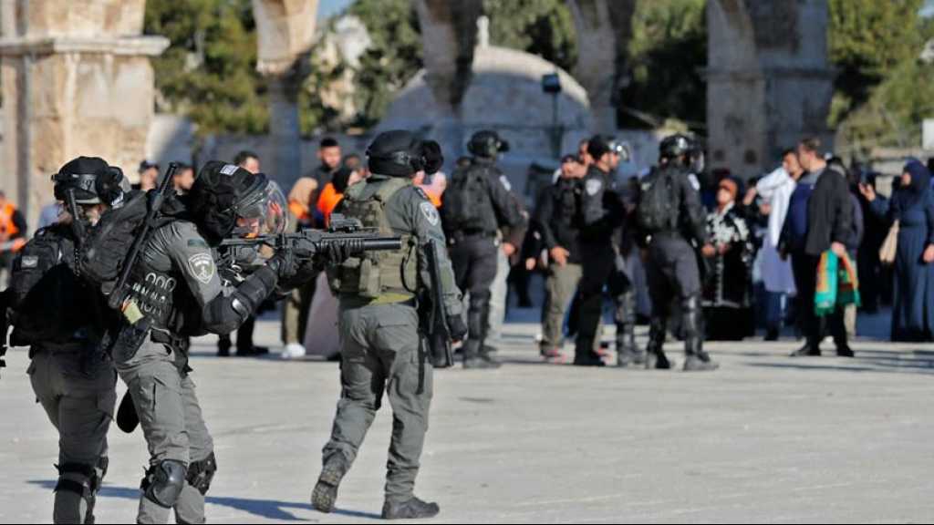 Les forces de l’occupation attaquent les fidèles palestiniens à Al-Aqsa faisant 8 blessés