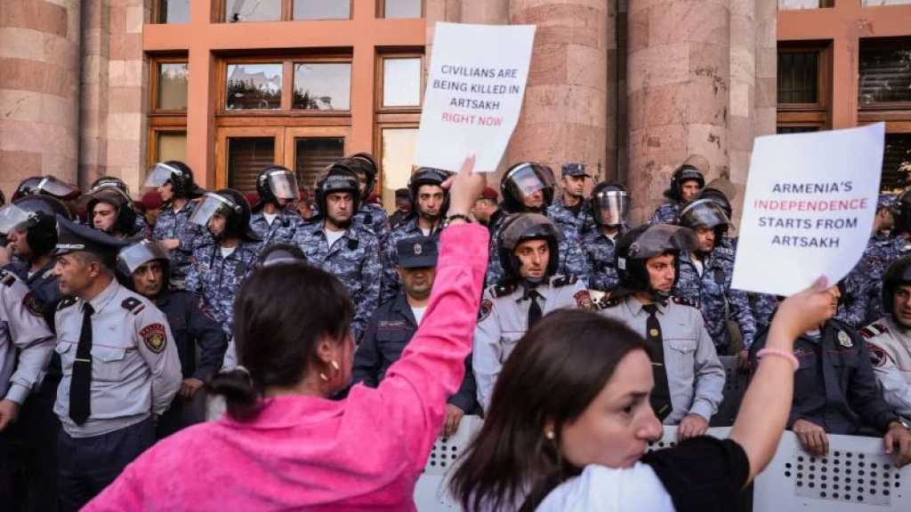 Haut-Karabakh: Des manifestants bloquent des rues à Erevan