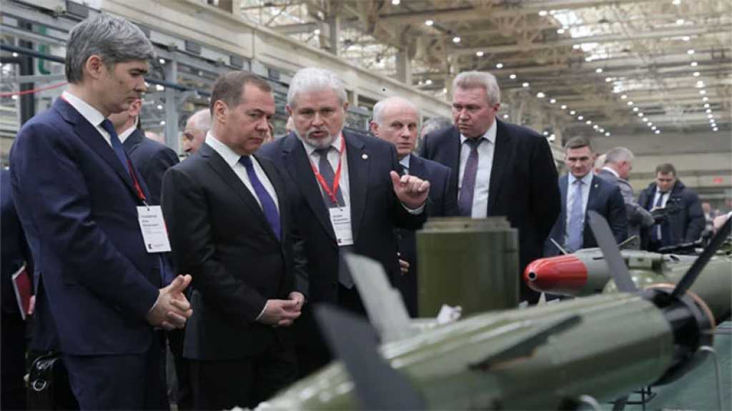 «La Russie est activement poussée vers la troisième guerre mondiale», selon Medvedev